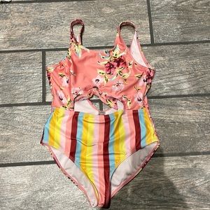 Youth Volcom size 10 Floral Swimsuit